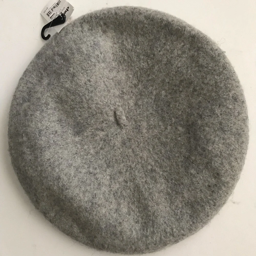 David and Young Gray Wool Beret